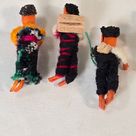 Vintage Guatemalan Worry Dolls Set Handcrafted Folk Art & Painted Box Miniature - Picture 10 of 14